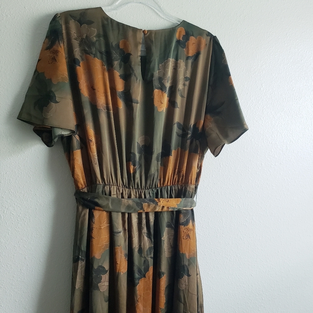 Balric Born Agnes Satin Maxi Dress Short Sleeve Floral New Without Tags - Picture 7 of 9